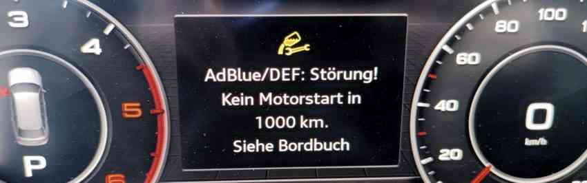 Anzeige einer Abgasreinigungs-Störung im Fahrzeug